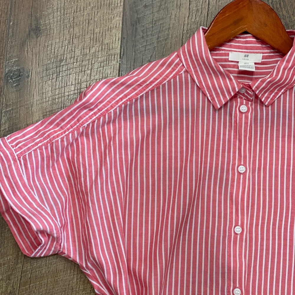 H&M 
Short-sleeved cotton shirt Red /White stripes